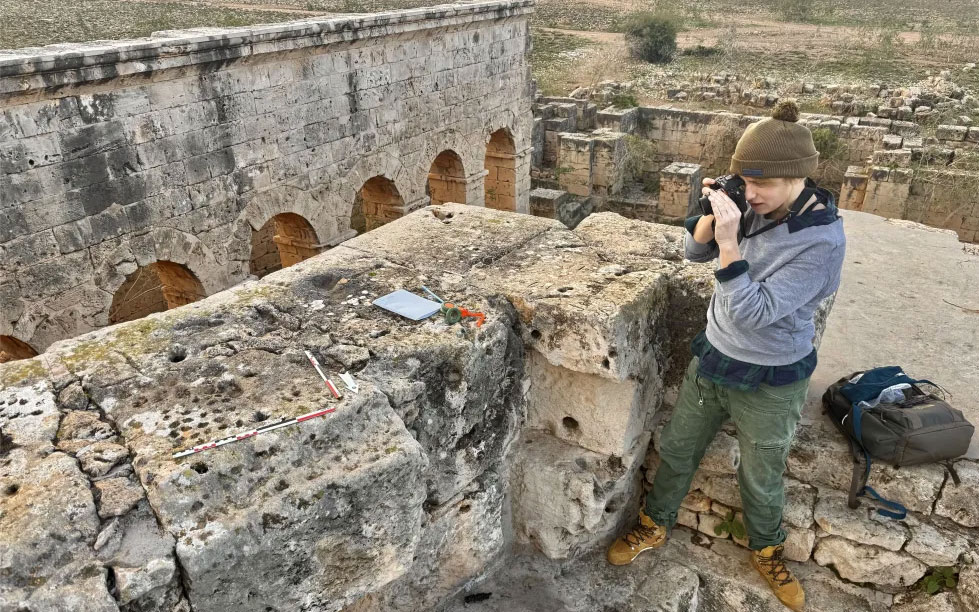 Antik Kentin Issız Sokaklarında Eğlence: Çobanların Bin Yıllık Oyun Taşları Keşfedildi