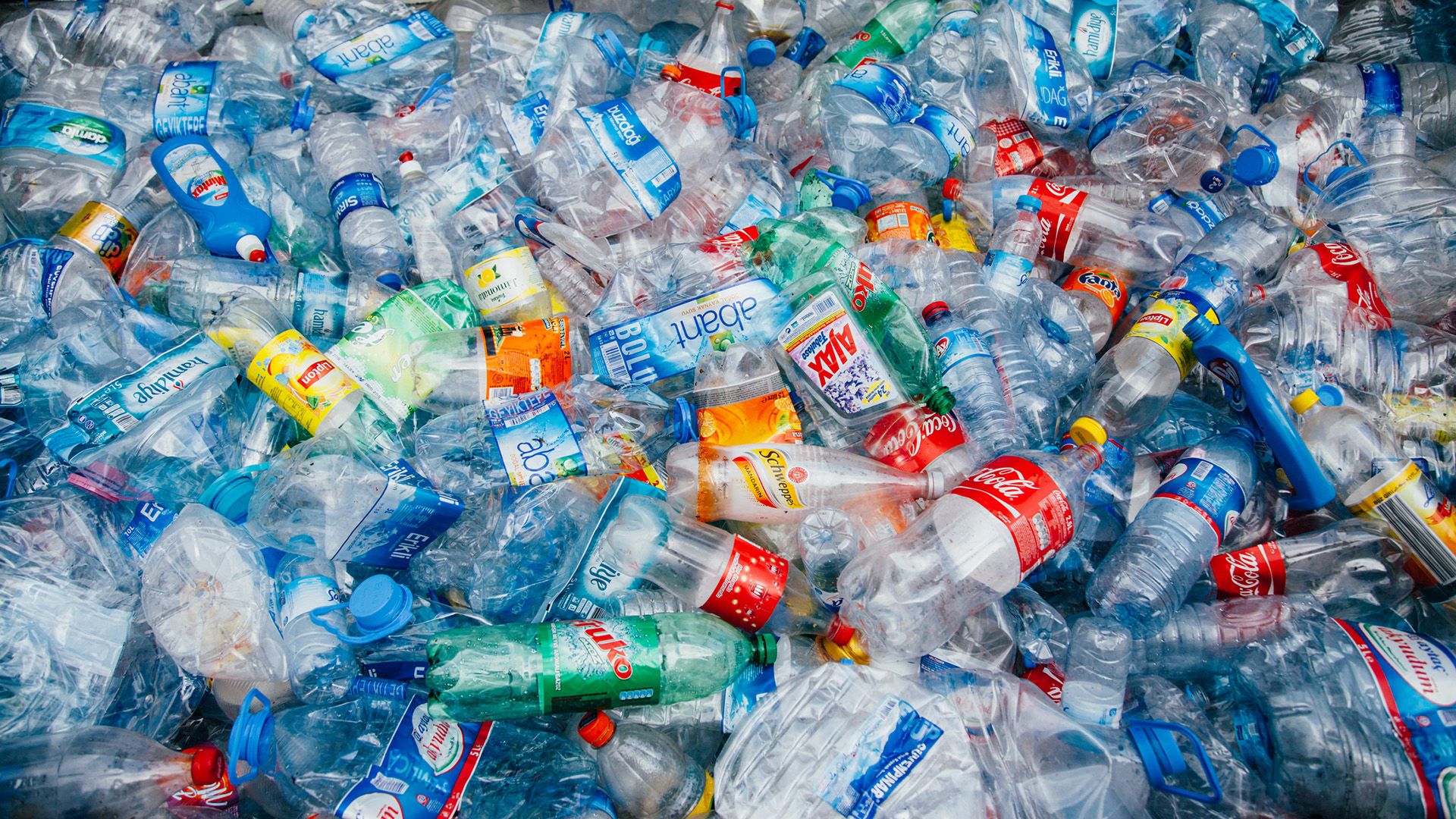 Atık Plastikten Temiz Enerji: Eski Akü ve Güneş Işığıyla Hidrojen Devrimi