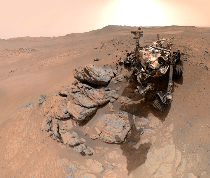 NASA Perseverance’tan Mars’ta Tarihi Selfie: Jezero Krateri’nde Kadim Kızıl Gezegenin İzleri