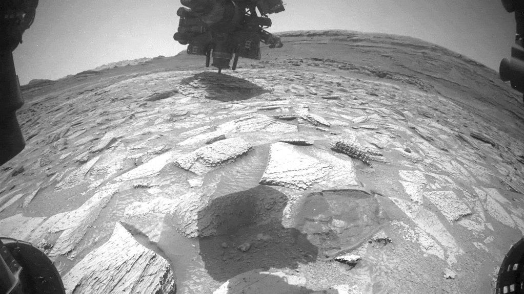 NASA’nın Curiosity Aracı Mars Kayasıyla Girdiği Zorlu Mücadeleden Galip Çıktı